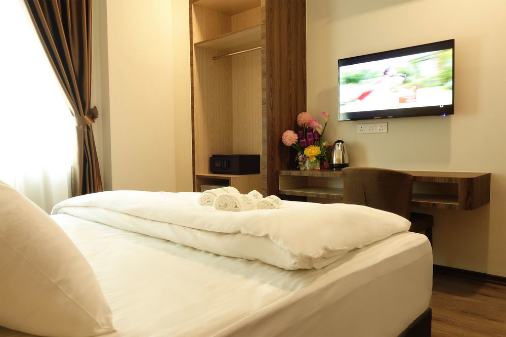 Tropicana Homestay Muar Exteriör bild