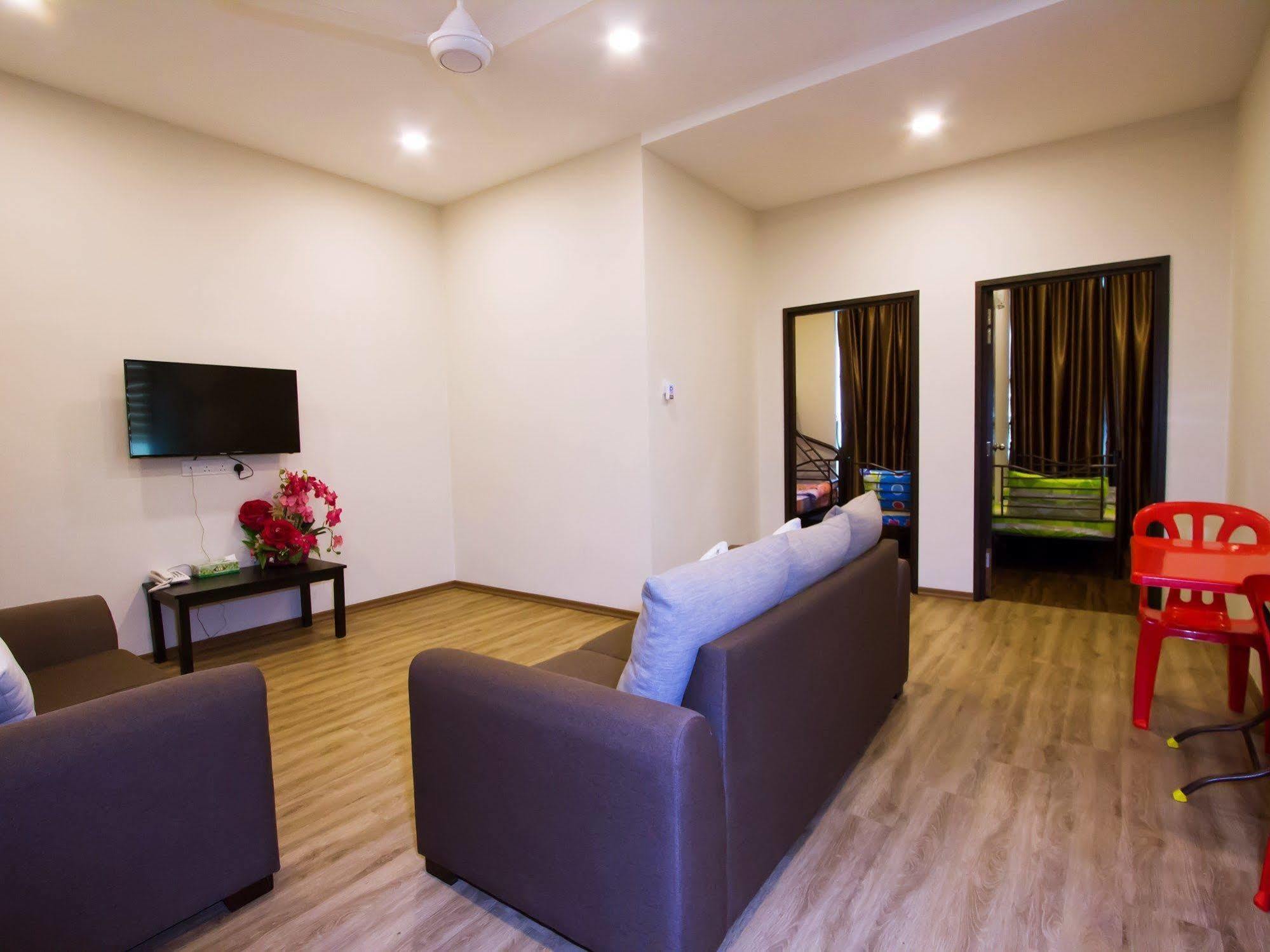 Tropicana Homestay Muar Exteriör bild