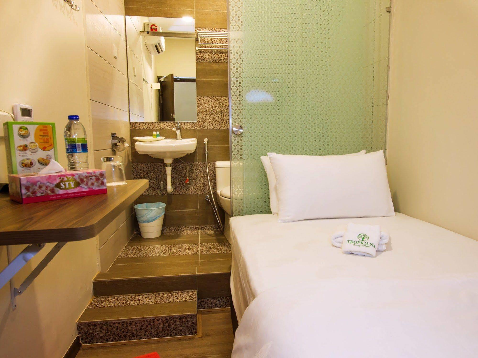 Tropicana Homestay Muar Exteriör bild